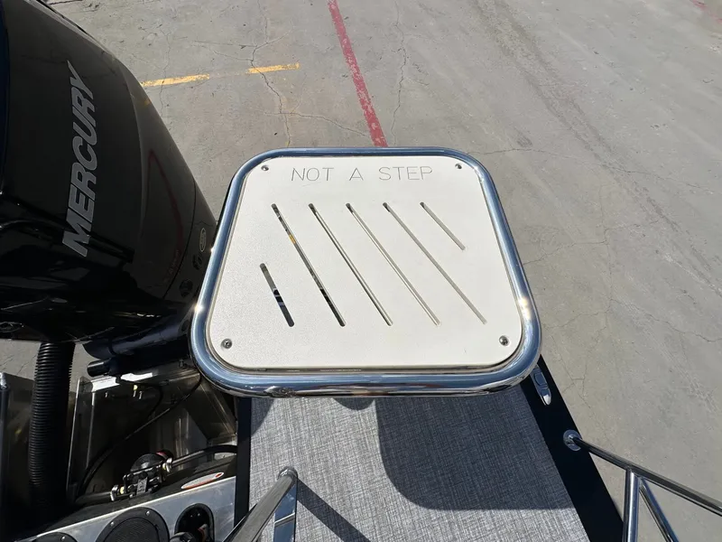 Slide: The Image of Harris Grand Mariner 250 2026 - 45