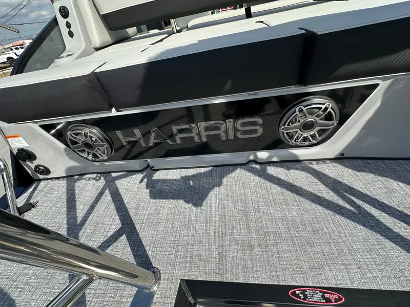 Slide: The Image of Harris Grand Mariner 250 2026 - 46