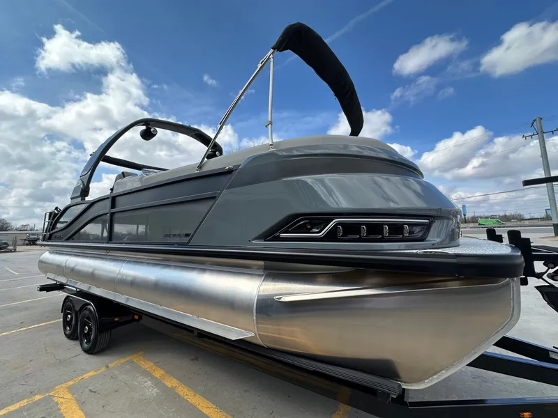 Slide: The Image of Harris Grand Mariner 250 2026 - 7