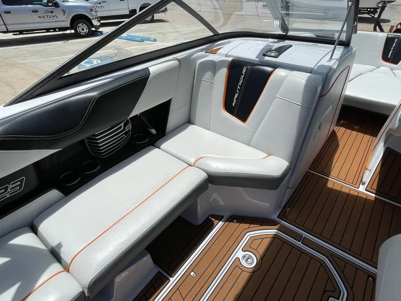 Slide: The Image of Nautique G23 2015 - 18