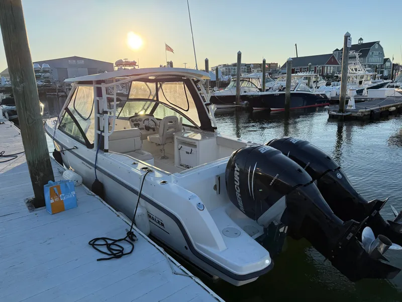 Slide: The Image of Boston Whaler 270 Vantage 2015 - 11