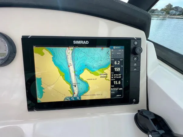 Slide: The Image of Boston Whaler 270 Vantage 2015 - 8