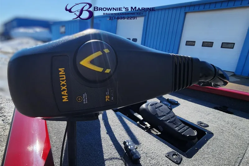 Slide: The Image of 2019 Tracker Pro Team 175 TXW with Maxxum trolling motor at Brownie's Marine. - 3