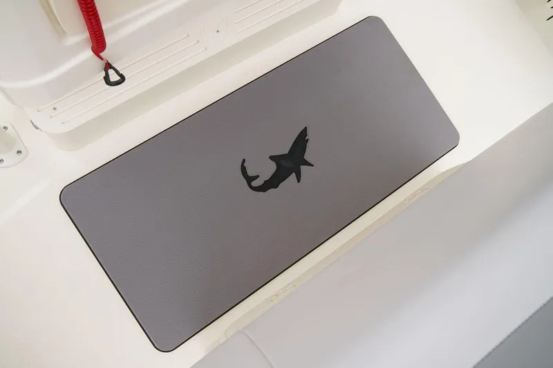 Slide: The Image of Mako 214 Center Console 2025 - 38