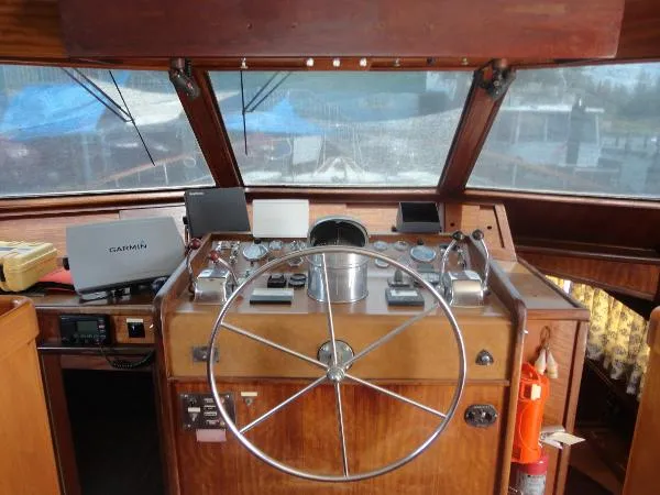Slide: The Image of Hatteras Motor Yacht 1975 - 4
