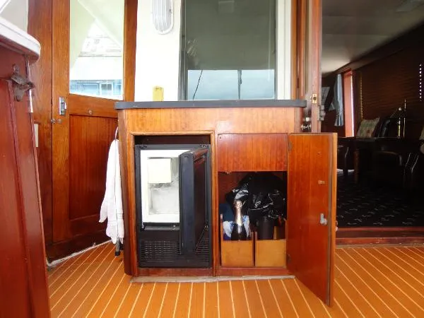 Slide: The Image of Hatteras Motor Yacht 1975 - 9