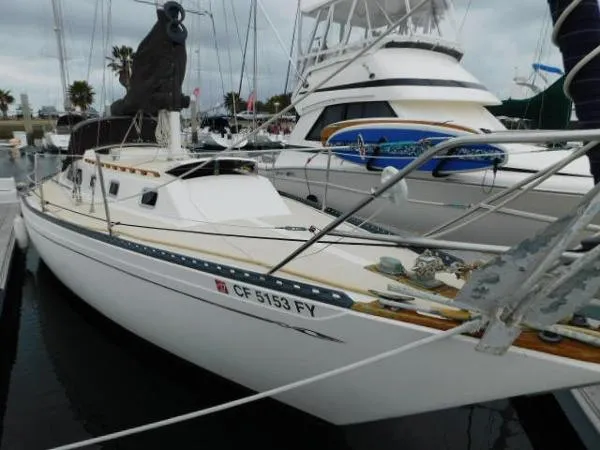 Slide: The Image of Islander Sloop 1976 - 0