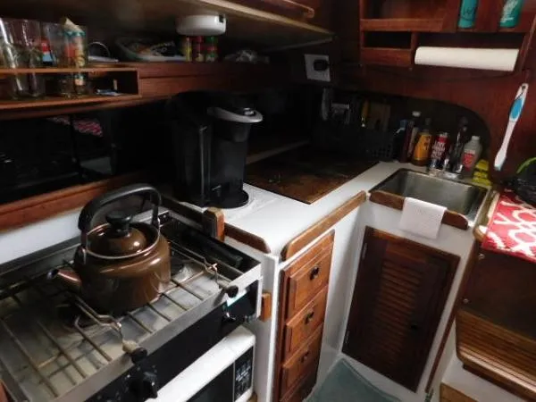 Slide: The Image of Islander Sloop 1976 - 11
