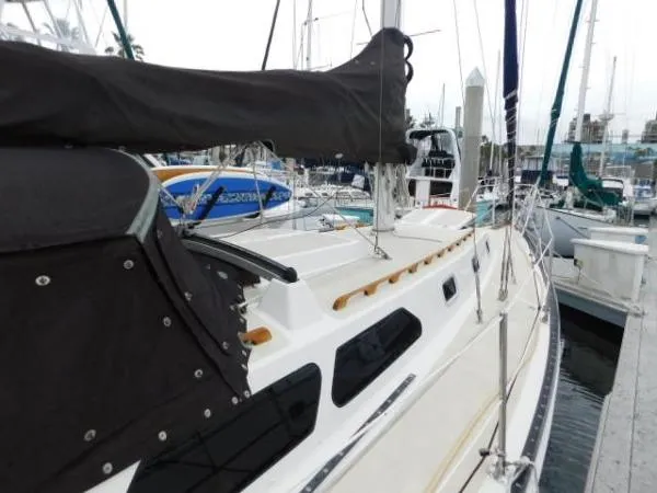 Slide: The Image of Islander Sloop 1976 - 2