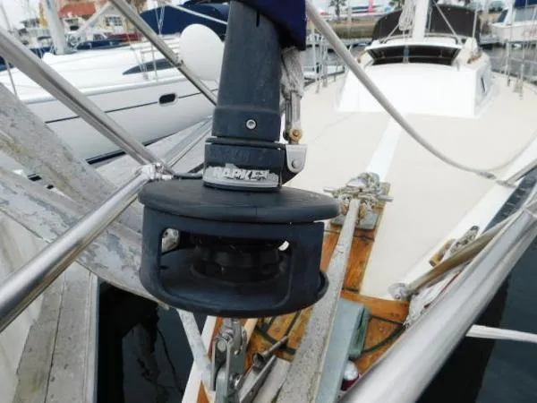 Slide: The Image of Islander Sloop 1976 - 3