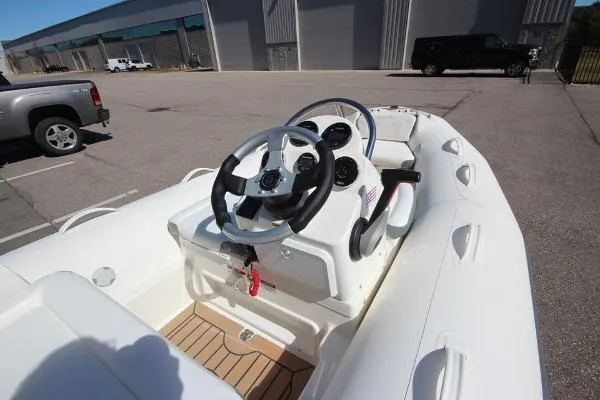 Slide: The Image of Zodiac Yachtline 400 Deluxe NEO 50hp In Stock 2019 - 10