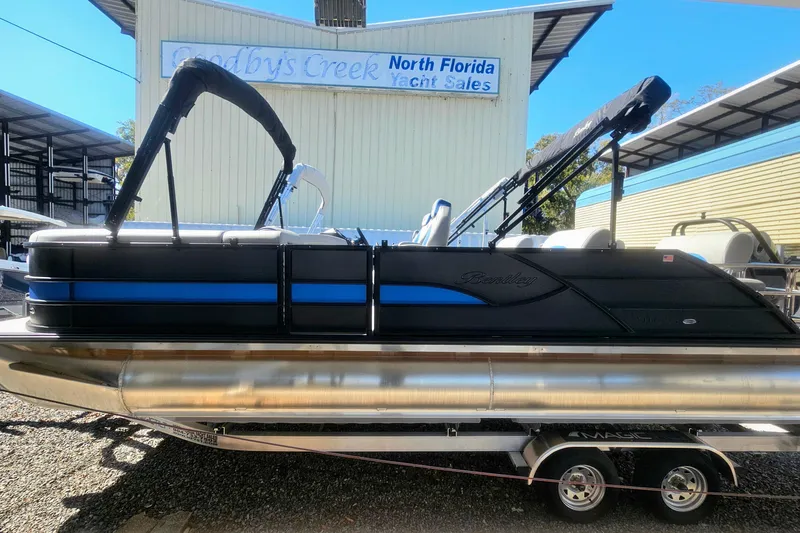 Slide: The Image of 2026 Bentley Pontoons LEGACY 243 QUAD SWINGBACK at North Florida Yacht Sales. - 4