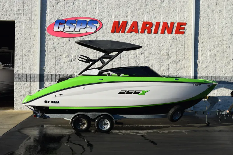 The Image of 2022 Yamaha Boats 255XD in green and white at GSPS Marine dealership. - 1