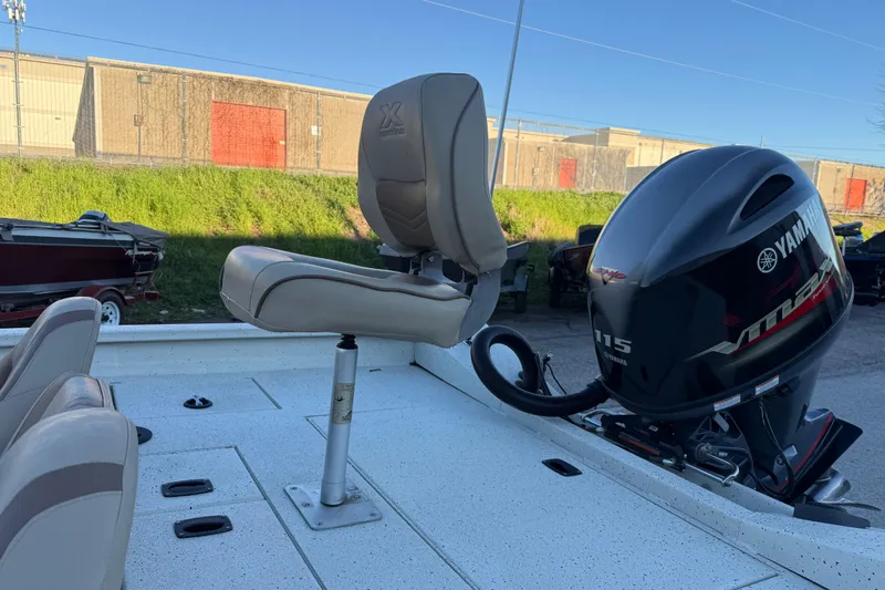 Slide: The Image of 2021 Xpress X18PFC boat with Yamaha VMAX 115 engine and swivel seat. - 43