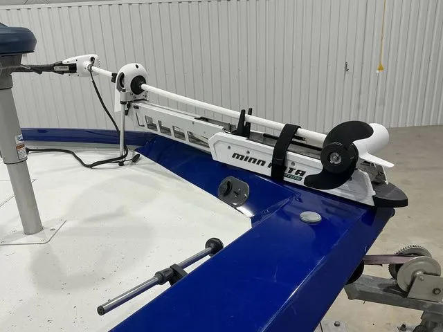 Slide: The Image of Crestliner 2000 BAY BASE 2019 - 6