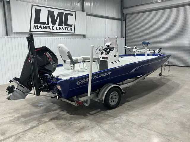 Slide: The Image of Crestliner 2000 BAY BASE 2019 - 9