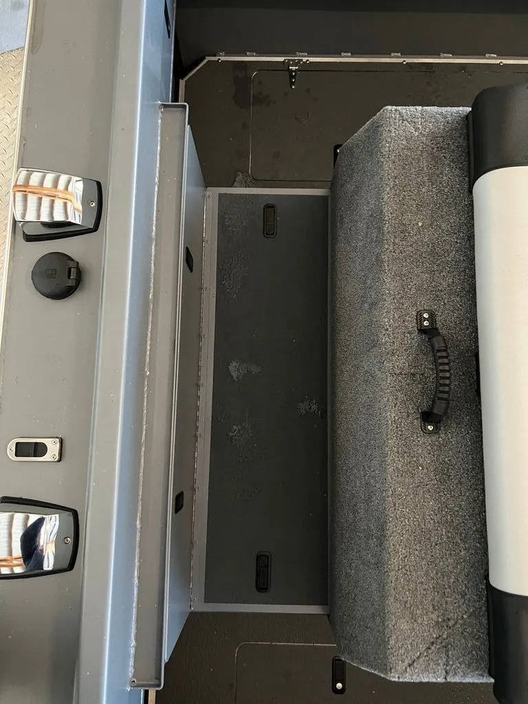 Slide: The Image of North River Commander RB 2024 - 10