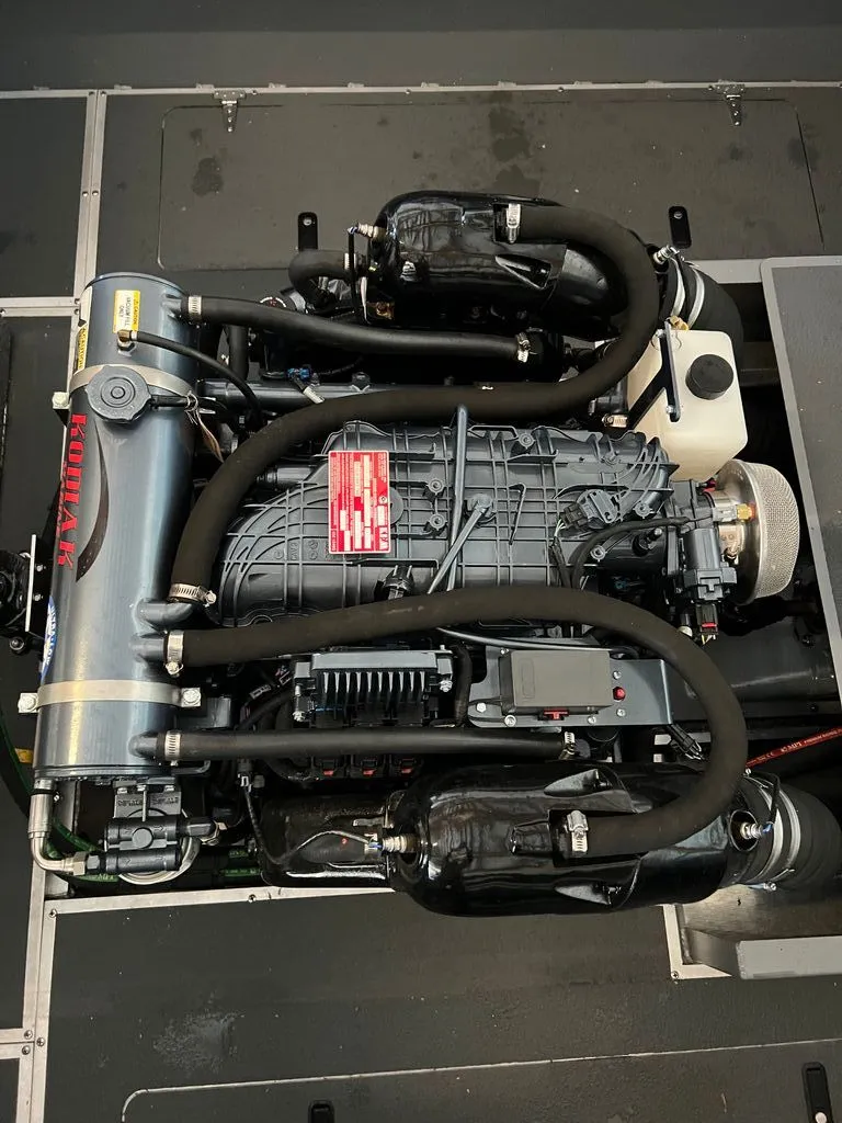 Slide: The Image of North River Commander RB 2024 - 11