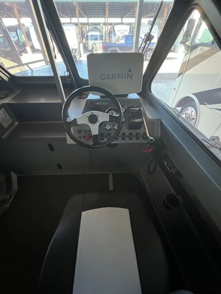 Slide: The Image of North River Commander RB 2024 - 18