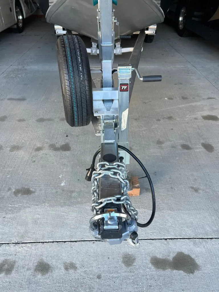 Slide: The Image of North River Commander RB 2024 - 3