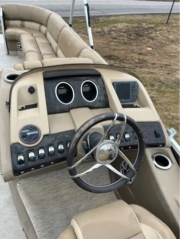 Slide: The Image of Bennington 2550 RSRB 2016 - 4