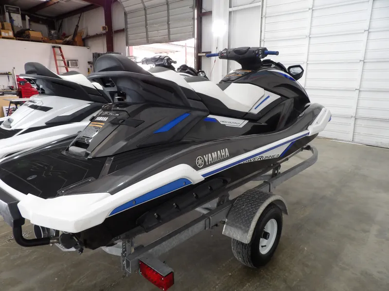 Slide: The Image of Yamaha FX CRUISER 2019 - 3