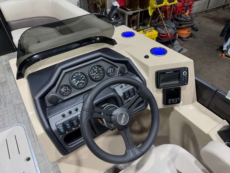 Slide: The Image of Bentley Pontoons Legacy 223 QSB Swingback Tritoon & Honda 4-Stroke EFI 2026 - 13