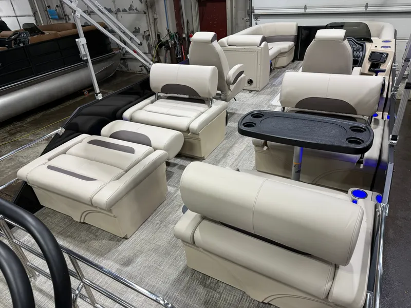 Slide: The Image of Bentley Pontoons Legacy 223 QSB Swingback Tritoon & Honda 4-Stroke EFI 2026 - 23