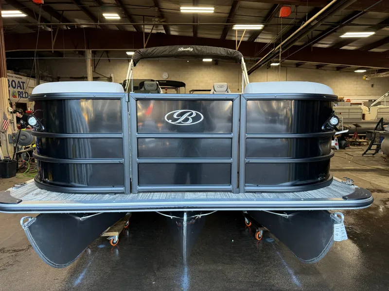 Slide: The Image of Bentley Pontoons Legacy 223 QSB Swingback Tritoon & Honda 4-Stroke EFI 2026 - 35