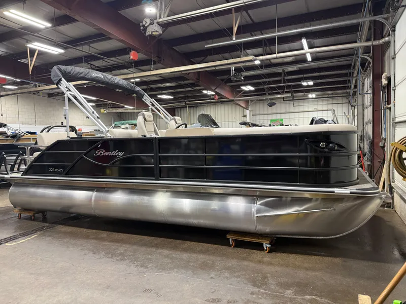 Slide: The Image of Bentley Pontoons Legacy 223 QSB Swingback Tritoon & Honda 4-Stroke EFI 2026 - 46