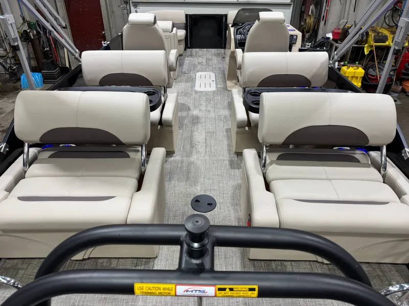 Slide: The Image of Bentley Pontoons Legacy 223 QSB Swingback Tritoon & Honda 4-Stroke EFI 2026 - 6