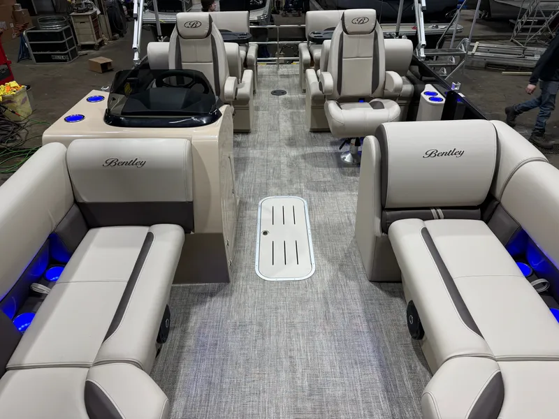 Slide: The Image of Bentley Pontoons Legacy 223 QSB Swingback Tritoon & Honda 4-Stroke EFI 2026 - 7