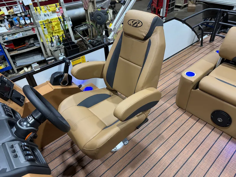 Slide: The Image of Bentley Pontoons Legacy 223 Swingback Tritoon & Honda 4-Stroke EFI 2026 - 11