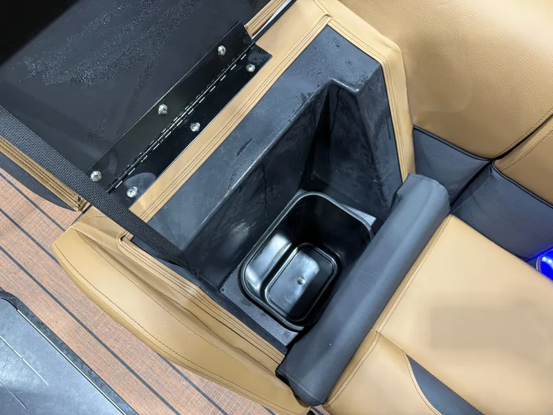 Slide: The Image of Bentley Pontoons Legacy 223 Swingback Tritoon & Honda 4-Stroke EFI 2026 - 29