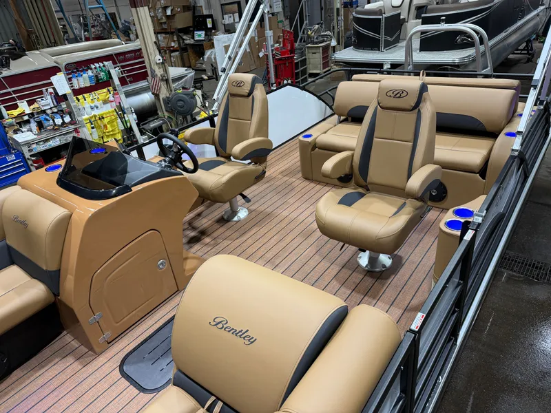 Slide: The Image of Bentley Pontoons Legacy 223 Swingback Tritoon & Honda 4-Stroke EFI 2026 - 3
