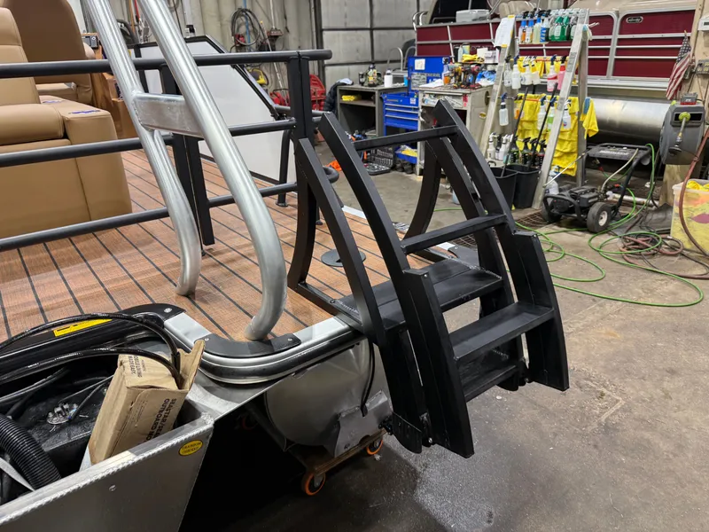 Slide: The Image of Bentley Pontoons Legacy 223 Swingback Tritoon & Honda 4-Stroke EFI 2026 - 44