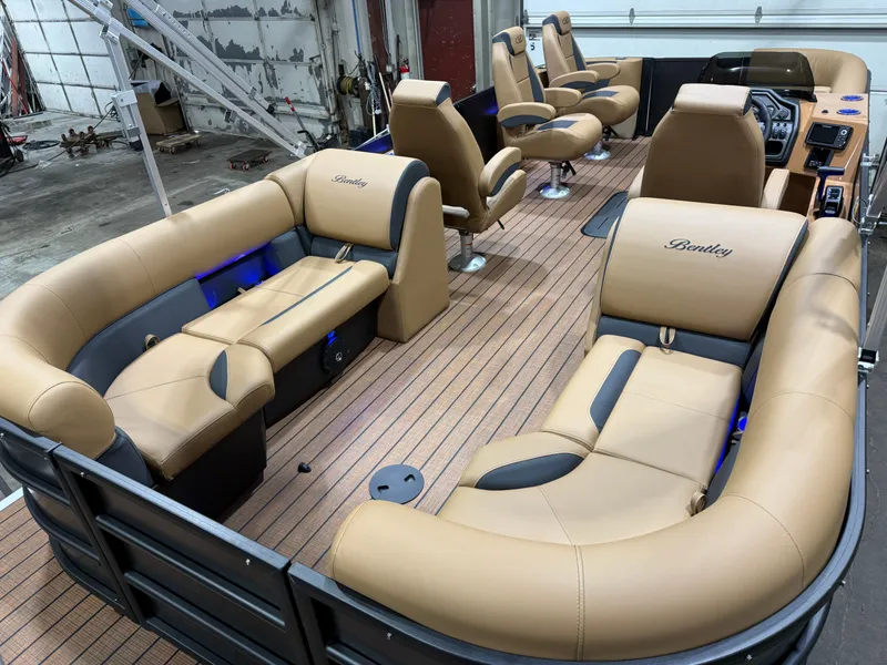 Slide: The Image of Bentley Pontoons Legacy 223 Navigator DL Quad Lounge Tritoon & Honda 4-Stroke EFI 2026 - 20