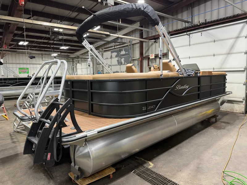 Slide: The Image of Bentley Pontoons Legacy 223 Navigator DL Quad Lounge Tritoon & Honda 4-Stroke EFI 2026 - 41