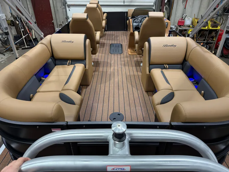 Slide: The Image of Bentley Pontoons Legacy 223 Navigator DL Quad Lounge Tritoon & Honda 4-Stroke EFI 2026 - 6