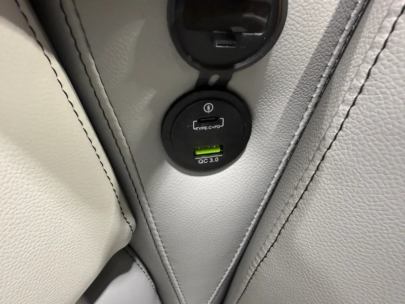 Slide: The Image of USB-C and QC 3.0 charging port in Tahoe Sport 2180, 2026. - 25