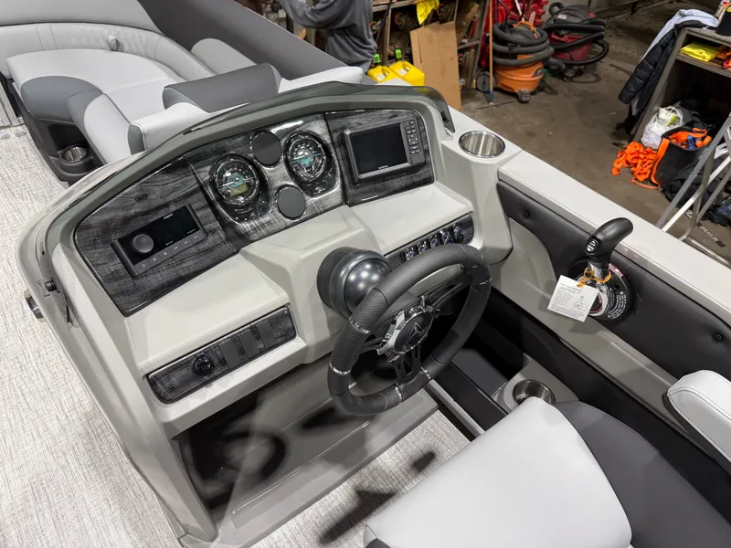 Slide: The Image of Tahoe LTZ 2185 Cruise Pontoon & Honda 4-Stroke EFI 2026 - 11