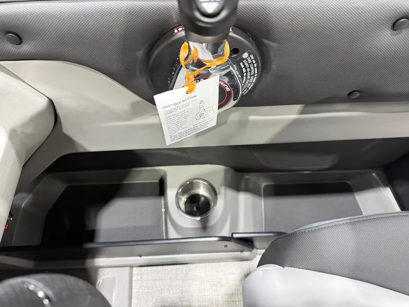 Slide: The Image of Tahoe LTZ 2185 Cruise Pontoon & Honda 4-Stroke EFI 2026 - 13