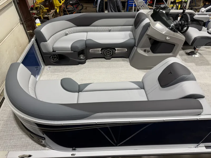 Slide: The Image of Tahoe LTZ 2185 Cruise Pontoon & Honda 4-Stroke EFI 2026 - 2