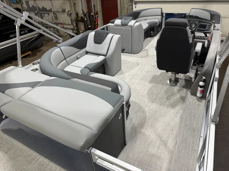 Slide: The Image of Tahoe LTZ 2185 Cruise Pontoon & Honda 4-Stroke EFI 2026 - 20