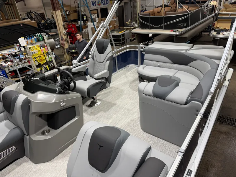 Slide: The Image of Tahoe LTZ 2185 Cruise Pontoon & Honda 4-Stroke EFI 2026 - 3