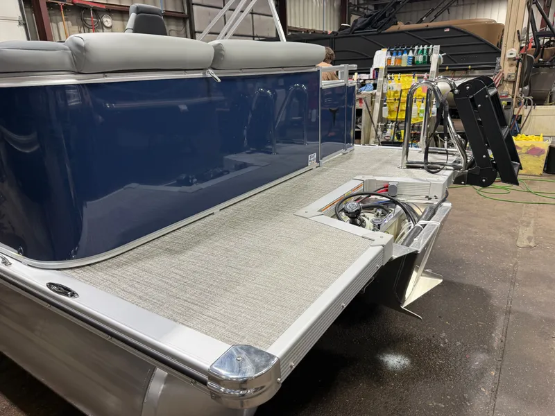 Slide: The Image of Tahoe LTZ 2185 Cruise Pontoon & Honda 4-Stroke EFI 2026 - 36