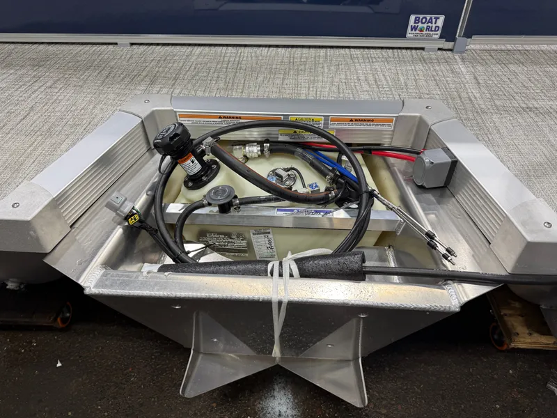 Slide: The Image of Tahoe LTZ 2185 Cruise Pontoon & Honda 4-Stroke EFI 2026 - 38