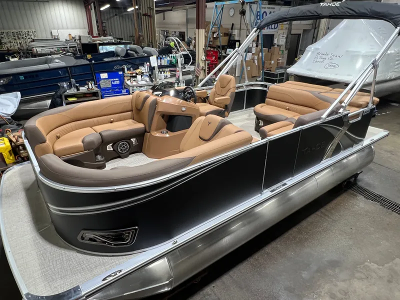 The Image of Tahoe LTZ 1985 Cruise Pontoon & Honda 4-Stroke EFI 2026 - 1