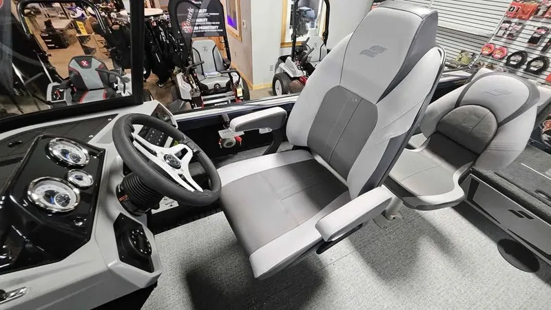 Slide: The Image of Starcraft TITAN 190 FXS 2026 - 8