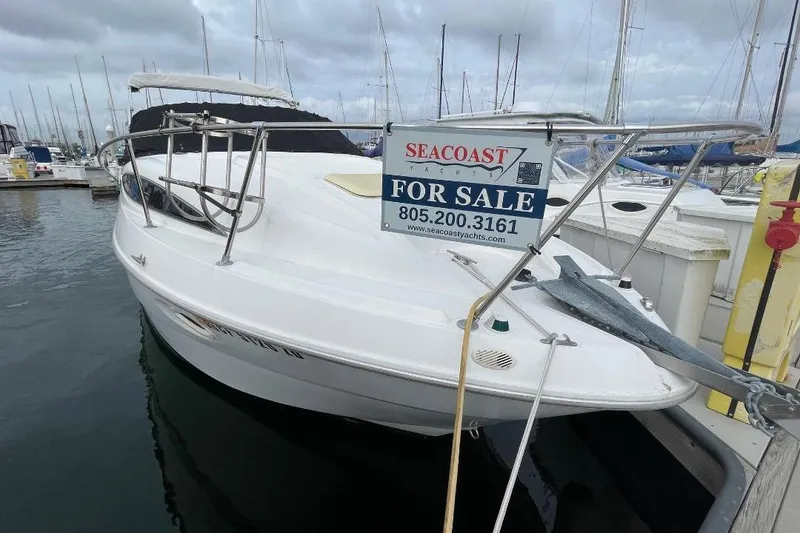 Slide: The Image of 2000 Bayliner 2655 Ciera Sunbridge boat for sale at marina. - 18